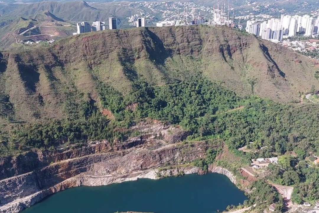 A Degradação Ambiental da Serra do Curral: Mineração – obrigações pós-encerramento – uso futuro – recuperação e/ou reabilitação